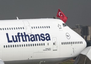 BOEING 747-8 İSTANBUL’DA GÖRÜCÜYE ÇIKTI